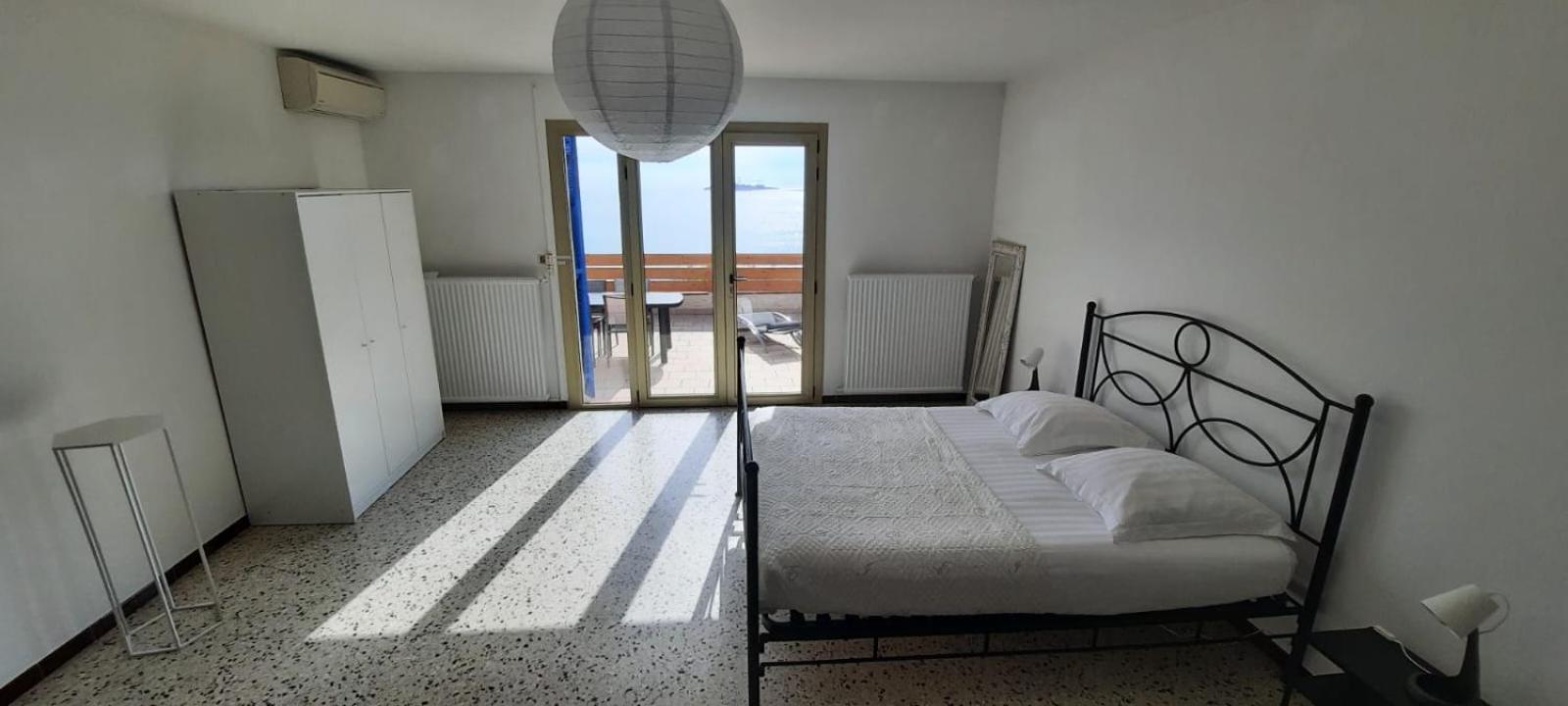Villa Sur La Mer, 4 Chambres - 8 Personnes Санарі-сюр-Мер Екстер'єр фото